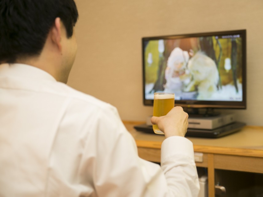 お部屋でビール