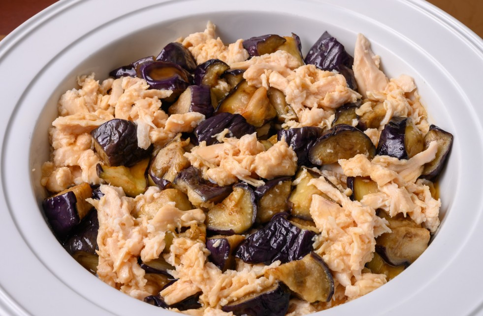 ほぐしささみと茄子の甘酢あんかけ