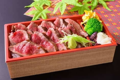 松阪牛レアステーキ弁当