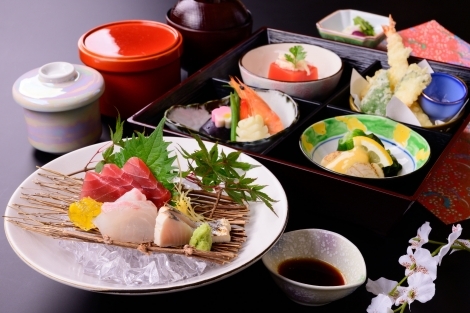 松花堂御膳とお造り盛り合わせ