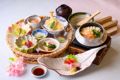 季節の花かご御膳-3月のお品書き-